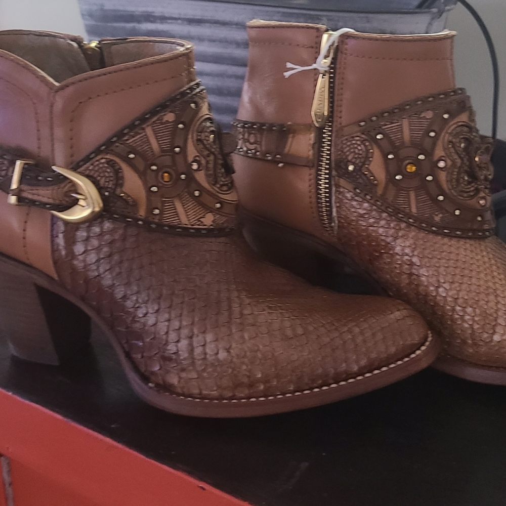 Leather ankle boots